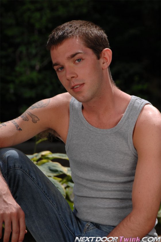 Self Swallow - Maxegatos - Foto 1