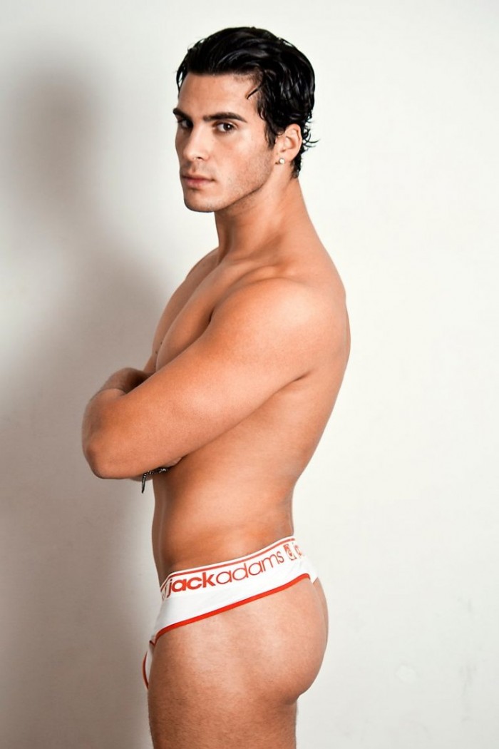 Richie Nuzzolese from “Last Friday Night” - Foto 15