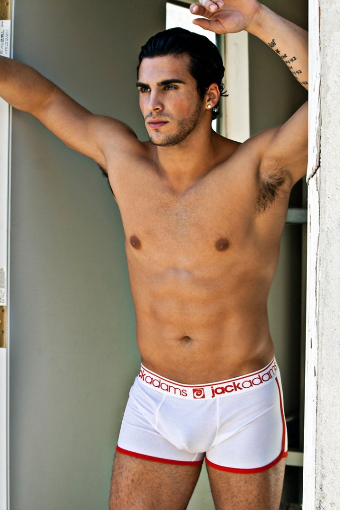 Richie Nuzzolese from “Last Friday Night” - Foto 17