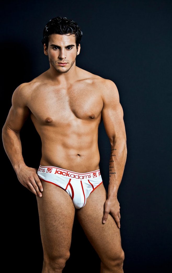 Richie Nuzzolese from “Last Friday Night” - Foto 5