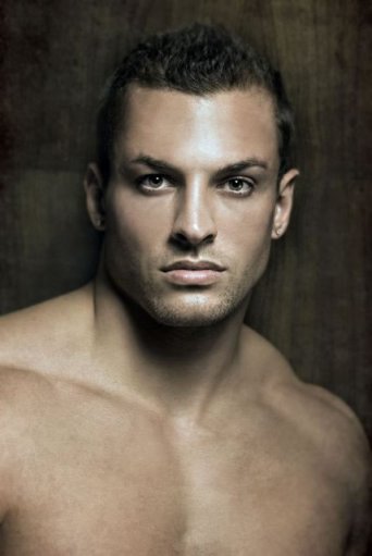 Ryan Hughes - Foto 11