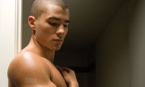 Ryan Hughes - Foto 18