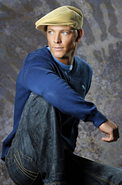 Corey Saunders - MaxeGatos - Foto 3