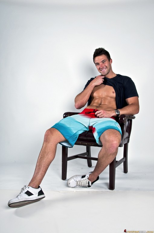 Trystan Bull - MaxeGatos - Foto 3