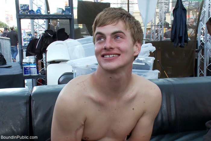Bound in Public - Noah Brooks fodido em público  - Foto 103
