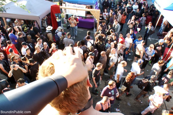 Bound in Public - Noah Brooks fodido em público  - Foto 34