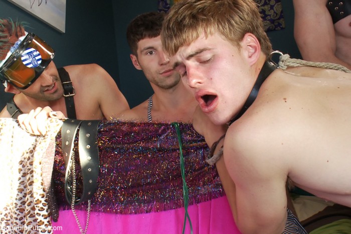 Bound in Public - Noah Brooks fodido em público  - Foto 52