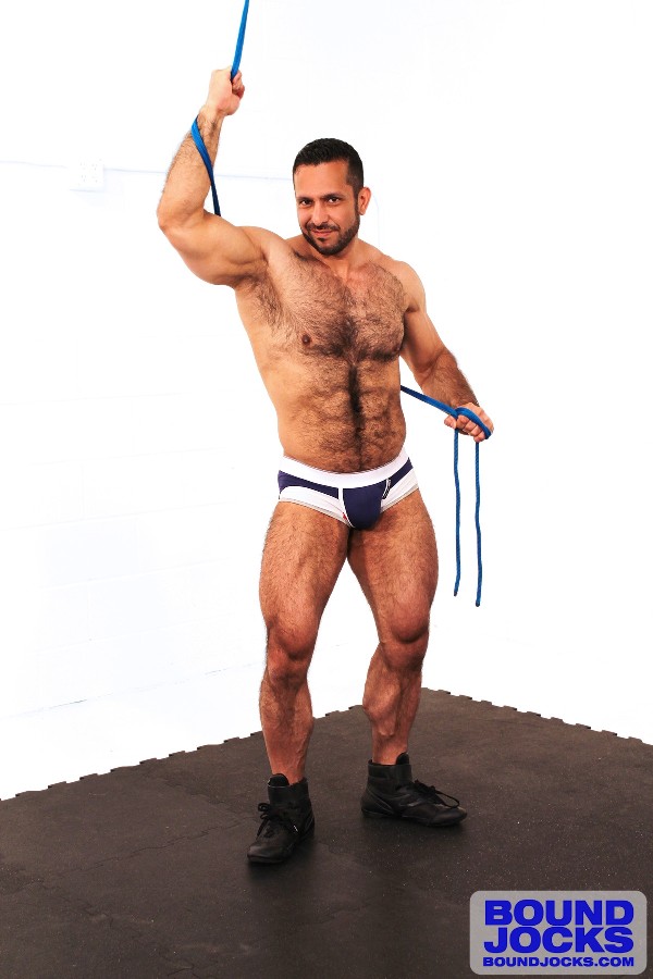 Adam Champ, James Jameson - MaxeGatos  - Foto 3