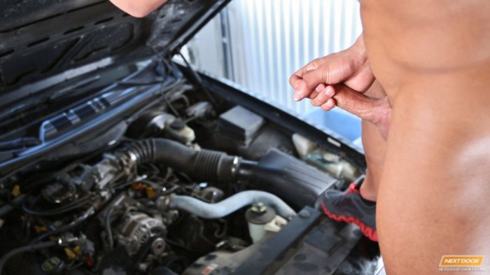 Mecânicos gostosos e tarados - Foto 40