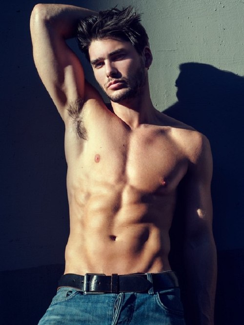 Modelo sexy Charlie Matthews - Foto 2